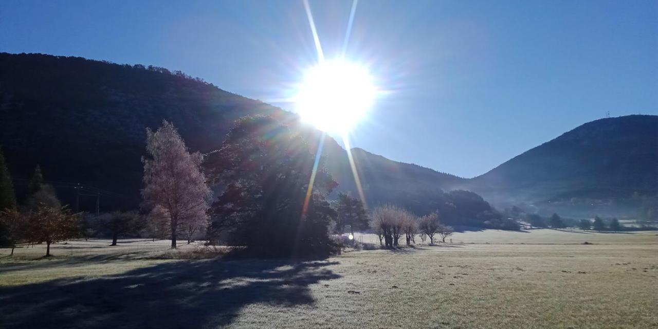 Montagne, Mer Et Verdon Séranon Exterior foto